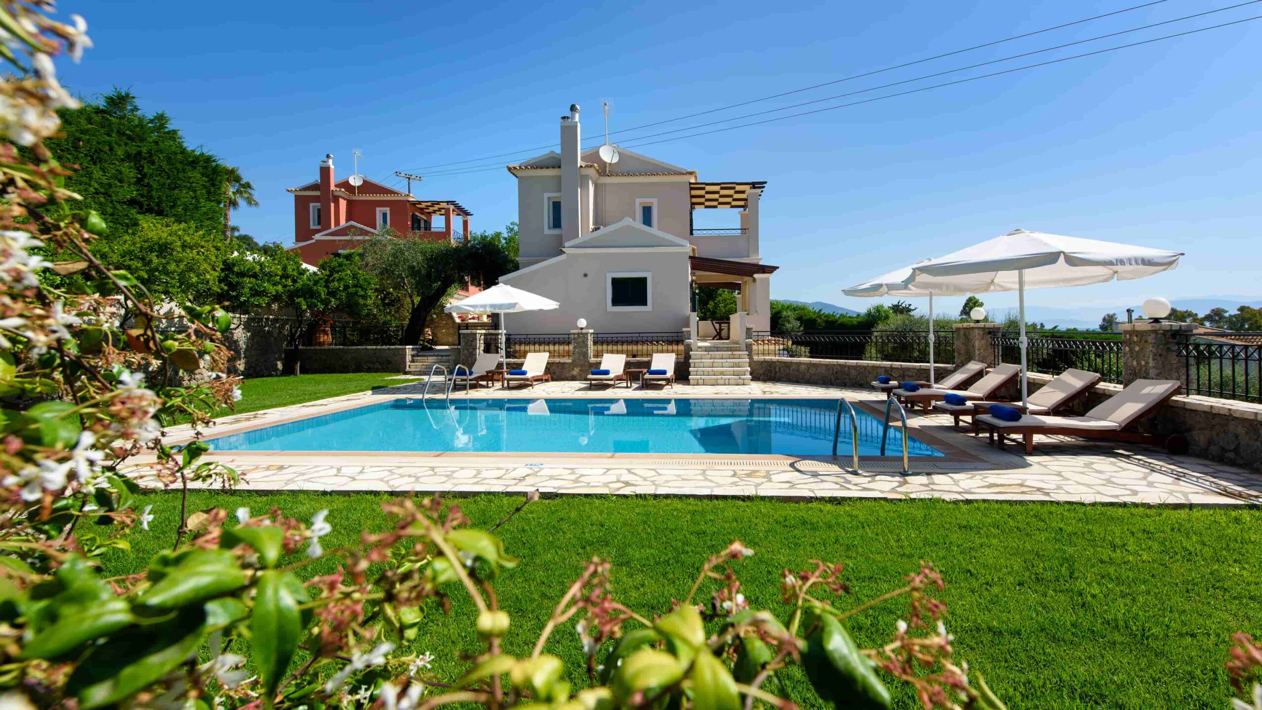 Griekse villa met privézwembad Il Tesori Dassia Villas