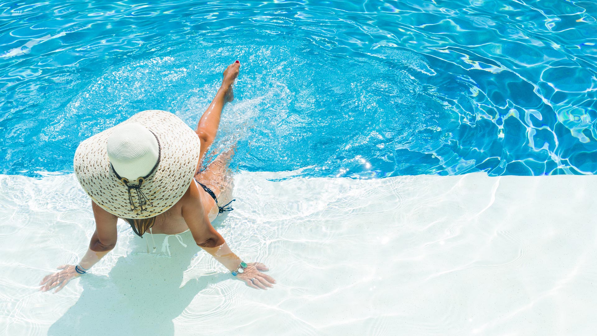 Een privézwembad tijdens je vakantie in één van de Griekse villas